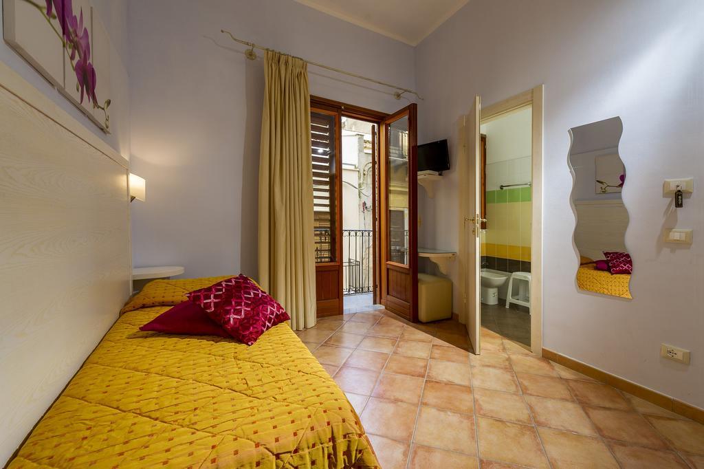 Badia Rooms & Breakfast Castellammare del Golfo Værelse billede